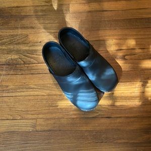 Dansko clog black size 7